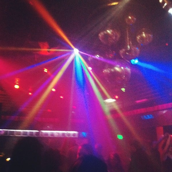 1/5/2013にAlex G.がNeighbours Nightclubで撮った写真