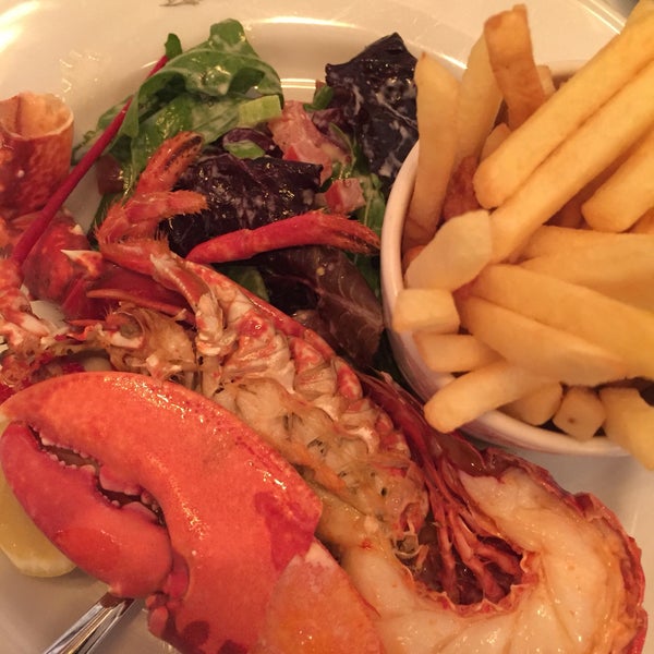 Attentive service from friendly staff. The roasted lobster was excellent!