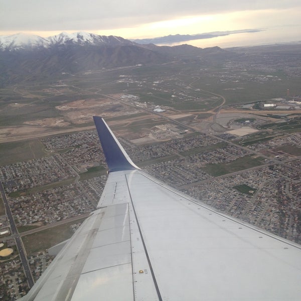 4/24/2013 tarihinde jessie w.ziyaretçi tarafından Salt Lake City Uluslararası Havalimanı (SLC)'de çekilen fotoğraf