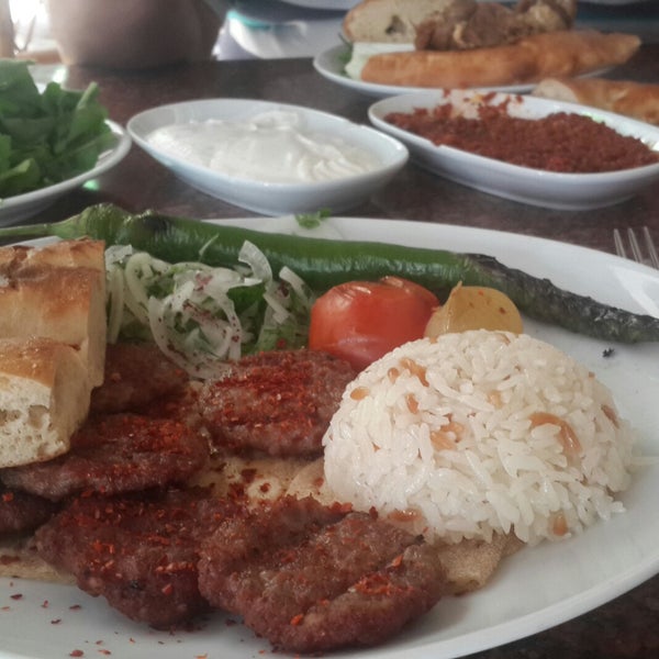 Снимок сделан в Paşa Ocakbaşı Restoran пользователем Şeyma Gül E. 5/5/2018