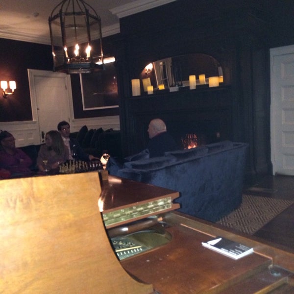 Das Foto wurde bei Kemble Inn Restaurant von Jesse L. am 12/29/2013 aufgenommen