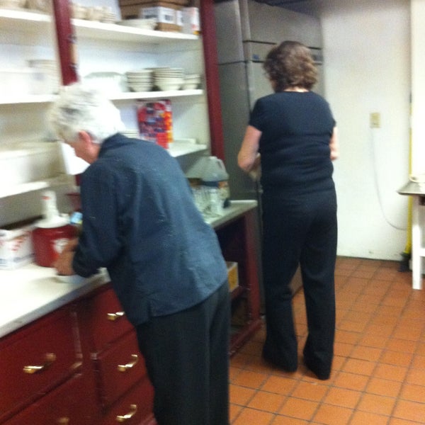 5/12/2013にJesse L.がRumplestiltzkin&#39;s Restaurant at The Village Innで撮った写真