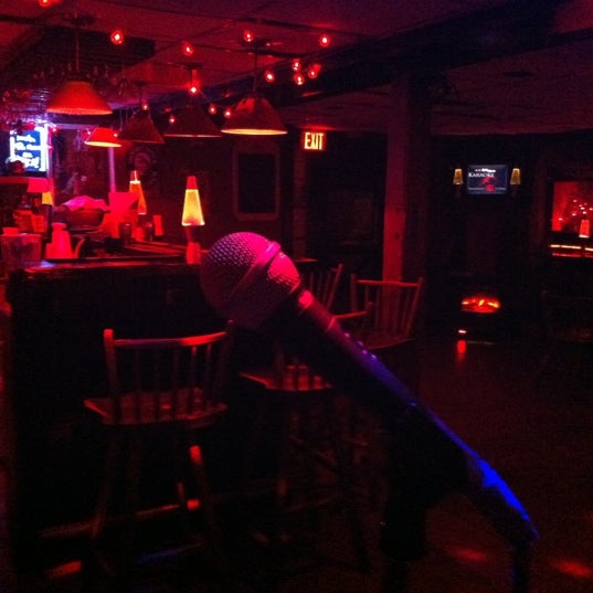 11/18/2012 tarihinde Jesse L.ziyaretçi tarafından Rumpy&#39;s Tavern'de çekilen fotoğraf