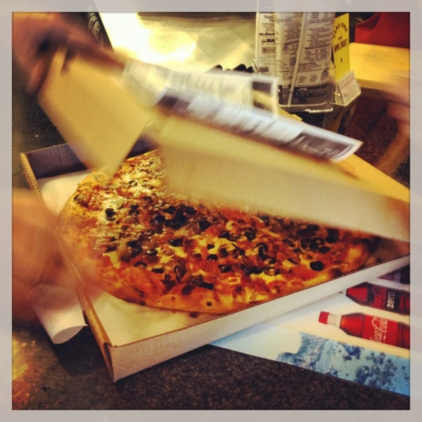 Foto tirada no(a) Joe&#39;s Brooklyn Pizza por Timothy H. em 8/10/2013