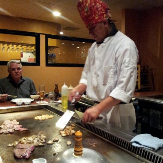 Foto tomada en Kampai Japanese Steakhouse  por Chanel M. el 11/5/2012