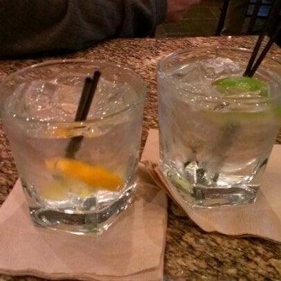 Photo taken at BJ&#39;s Restaurant &amp; Brewhouse by Danny Z. on 2/8/2013