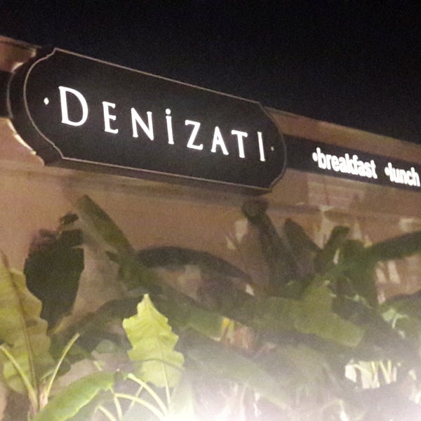 รูปภาพถ่ายที่ Denizatı Restaurant &amp; Bar โดย Necip Ç. เมื่อ 6/23/2018