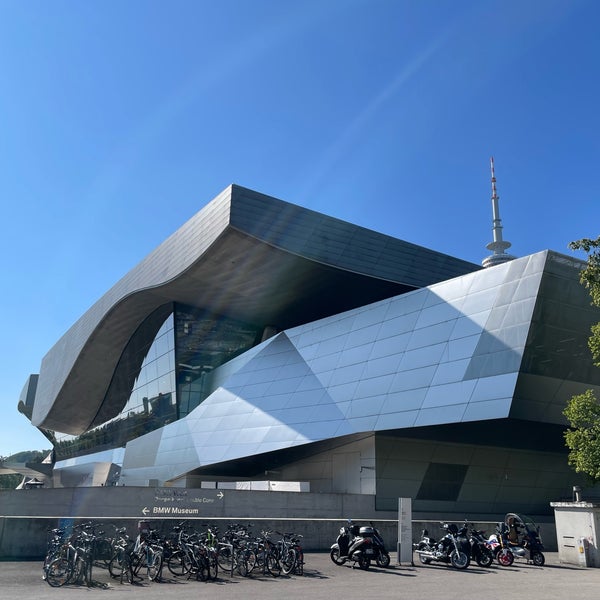 Foto tirada no(a) BMW Welt por Teemu L. em 9/7/2023