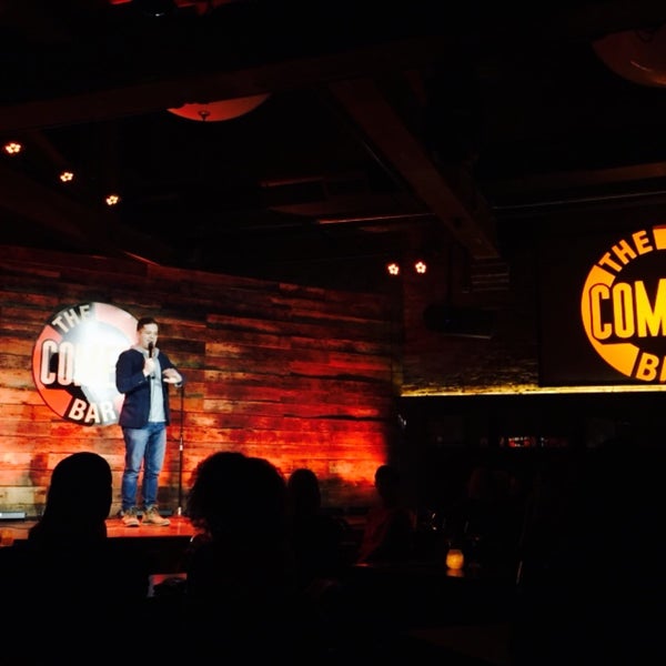 Foto tirada no(a) The Comedy Bar por Melissa A. em 2/28/2015