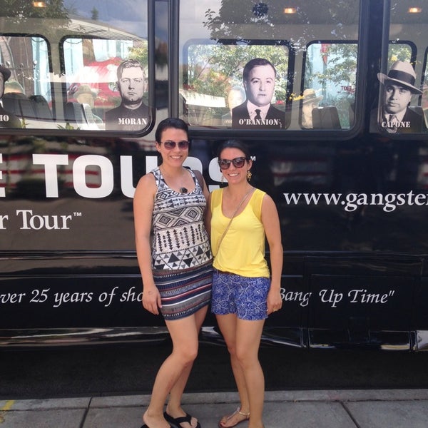 Снимок сделан в Untouchable Tours - Chicago&#39;s Original Gangster Tour пользователем Melissa A. 9/5/2014