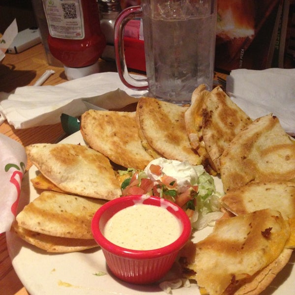 Photo taken at Chili&#39;s Grill &amp; Bar by Christopher R. on 2/16/2013