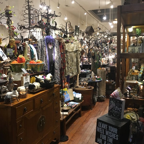 Diving Cat Studio & Gallery 246 Bridge St