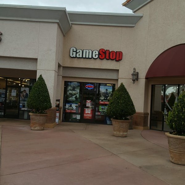 GameStop Video Games Store in Fresno