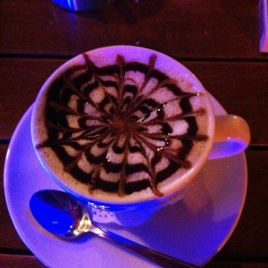 Foto diambil di VIA cafe-bistro oleh B.Aynur K. pada 12/6/2012