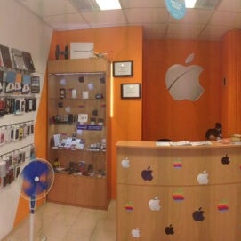 รูปภาพถ่ายที่ Up:Store โดย AppleSign S. เมื่อ 9/3/2013