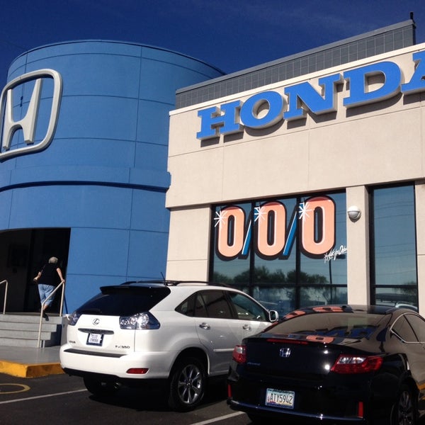 11/19/2013にJacqueがArrowhead Hondaで撮った写真