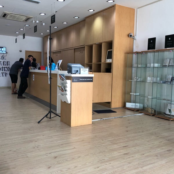 Switch Service Center (Apple Premium Service Provider) Queensbay