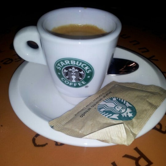 Photo taken at Starbucks by Nuno C. on 12/19/2012