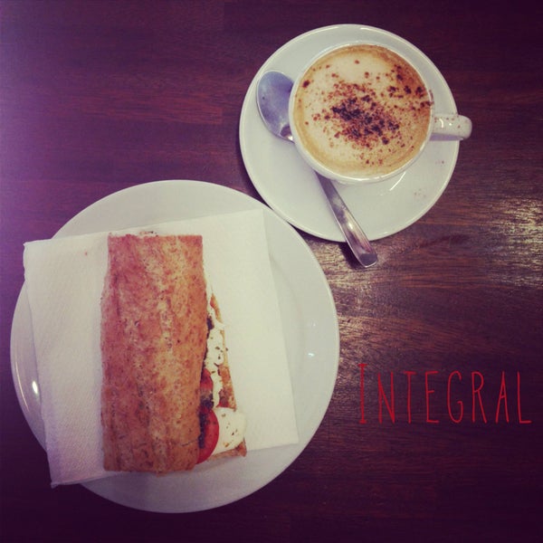 Diet: integral amb pa recient fet i el millor cafè de Gràcia