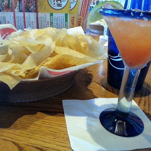 Photo taken at Chili&#39;s Grill &amp; Bar by Kirsten B. on 7/5/2013