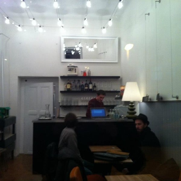 1/19/2013 tarihinde Sebastianoziyaretçi tarafından Baron Prášil Café'de çekilen fotoğraf