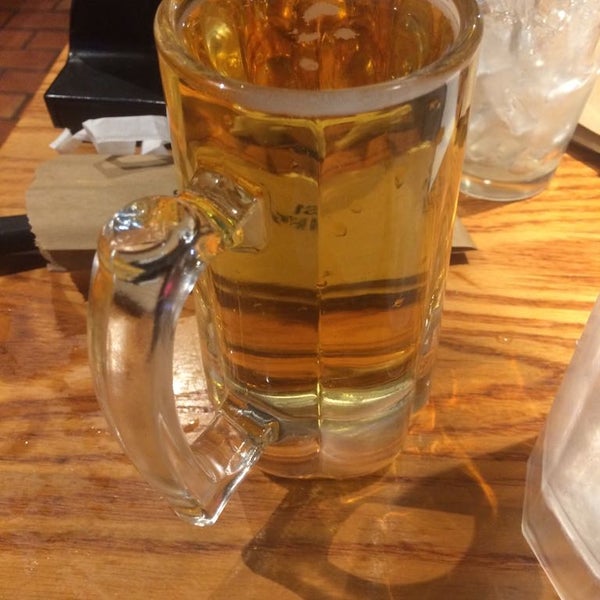 Photo taken at Chili&#39;s Grill &amp; Bar by Dennis on 2/10/2018