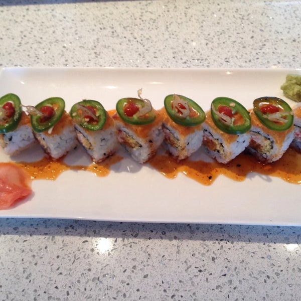 Снимок сделан в Cafe Icon-Sushi &amp; Grill пользователем Christopher 1/17/2014