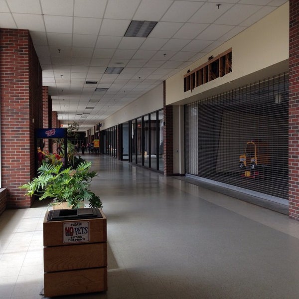 Lewiston Mall Shopping Mall in Lewiston