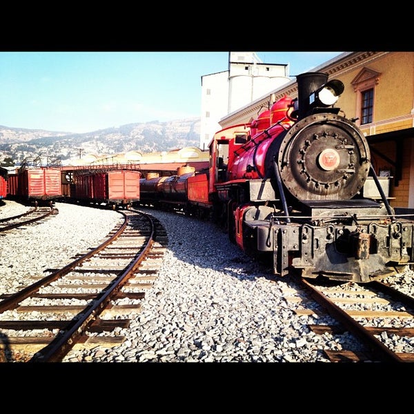 Photo prise au Estación de Tren Chimbacalle par DeTrip le10/13/2012