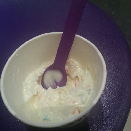 Photo taken at myMochi Frozen Yogurt by Telka H. on 11/27/2012
