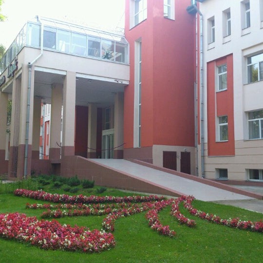 รูปภาพถ่ายที่ Отель Парк Крестовский / Hotel Park Krestovskiy โดย Tim M. เมื่อ 9/19/2012