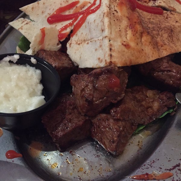 10/11/2015 tarihinde Ana E.ziyaretçi tarafından Byblos Cafe'de çekilen fotoğraf