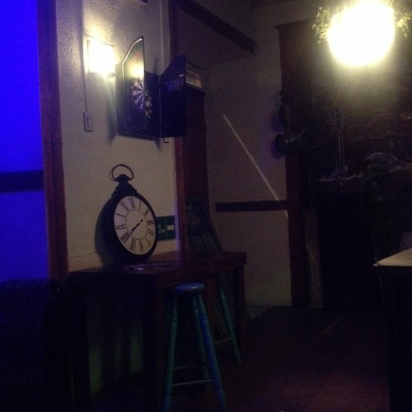 Foto scattata a Frox Caffe &amp; Bar da Franc F. il 6/4/2014