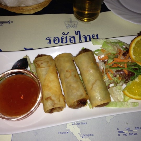 Das Foto wurde bei Royal Thai Restaurant von Dennis B. am 11/12/2012 aufgenommen