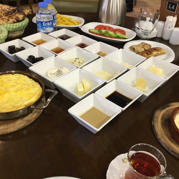 Foto tomada en Ovalı Konya Mutfağı  por Yağmur Yalçınkaya👠 el 5/9/2016