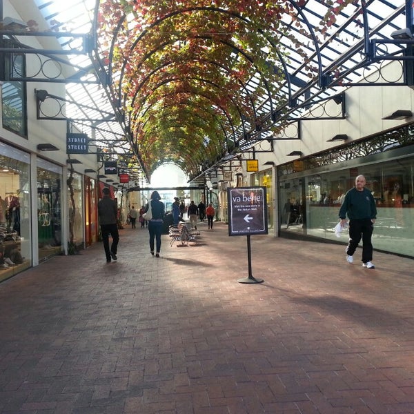 shoe shops at burnside village