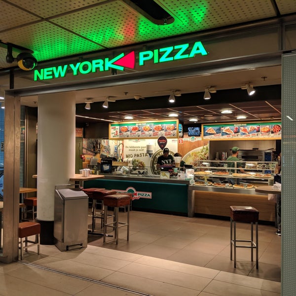 Photo prise au New York Pizza par Rodrigo A. le9/8/2018