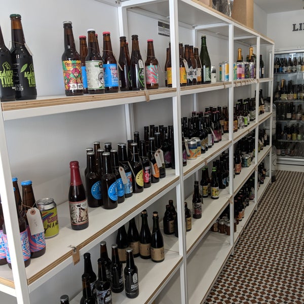 8/3/2018에 Rodrigo A.님이 LIBEERDADE - Beer Bottle Shop에서 찍은 사진