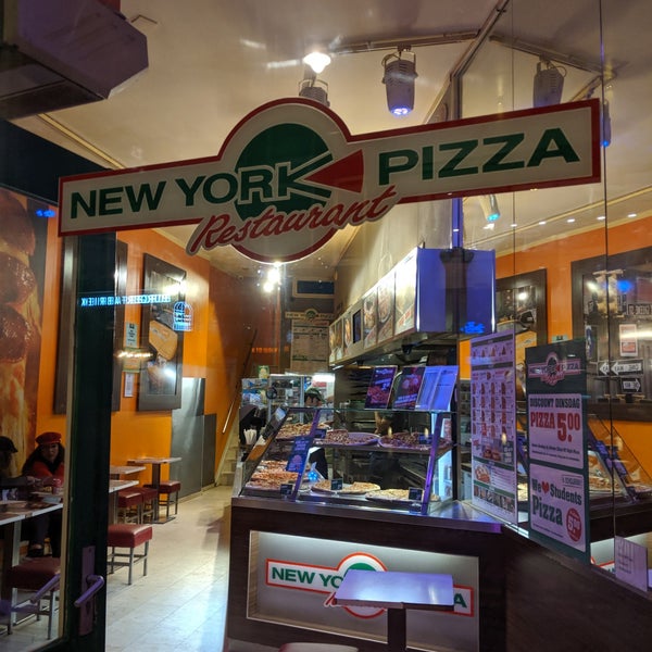 Снимок сделан в New York Pizza пользователем Rodrigo A. 9/26/2019