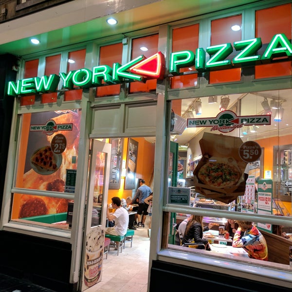 Photo taken at New York Pizza by Rodrigo A. on 8/29/2017