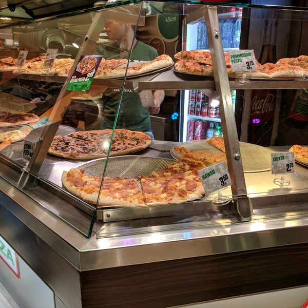 11/11/2017 tarihinde Rodrigo A.ziyaretçi tarafından New York Pizza'de çekilen fotoğraf