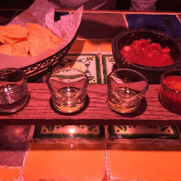 Снимок сделан в Jose&#39;s Mexican Restaurant пользователем Fred M. 7/29/2015
