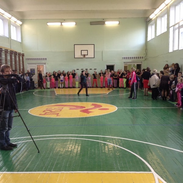 Школа 324 феникс. Учителя школы 324 жар птица. Школа 324 фото. Дисциплина в спорте. Москва школа 324 жар птица.