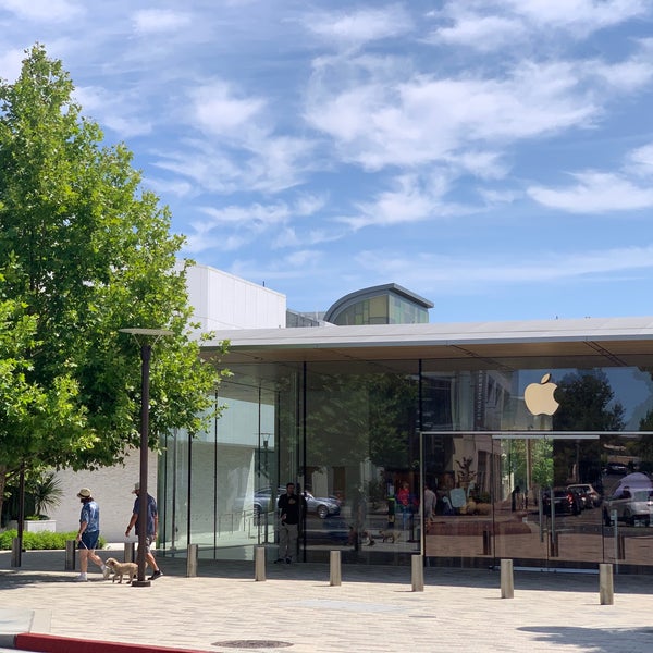 Broadway Plaza - Apple Store - Apple