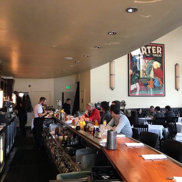 3/2/2019 tarihinde John W.ziyaretçi tarafından Flora Restaurant &amp; Bar'de çekilen fotoğraf