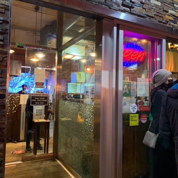 Снимок сделан в Hae Jang Chon Korean BBQ Restaurant пользователем John W. 12/31/2021