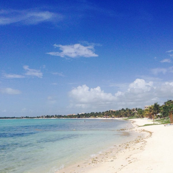 Foto tirada no(a) Jashita Tulum por Adam S. em 9/14/2014