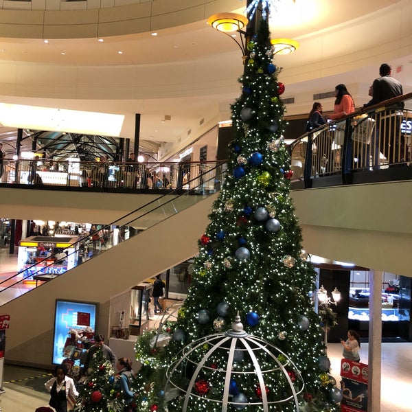 Photo taken at Dulles Town Center by William S. on 11/19/2017