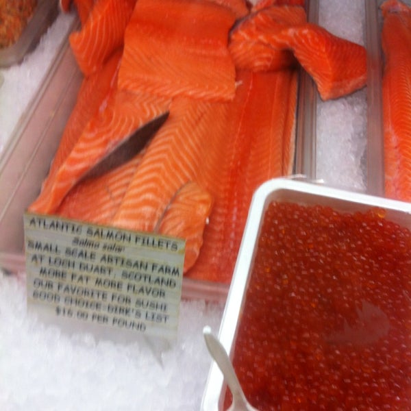 Das Foto wurde bei Dirk&#39;s Fish &amp; Gourmet Shop von An 🍳 am 2/14/2013 aufgenommen