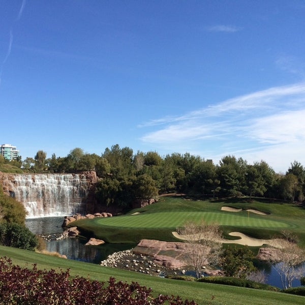 Photo taken at Wynn Golf Club by An 🍳 on 2/9/2014